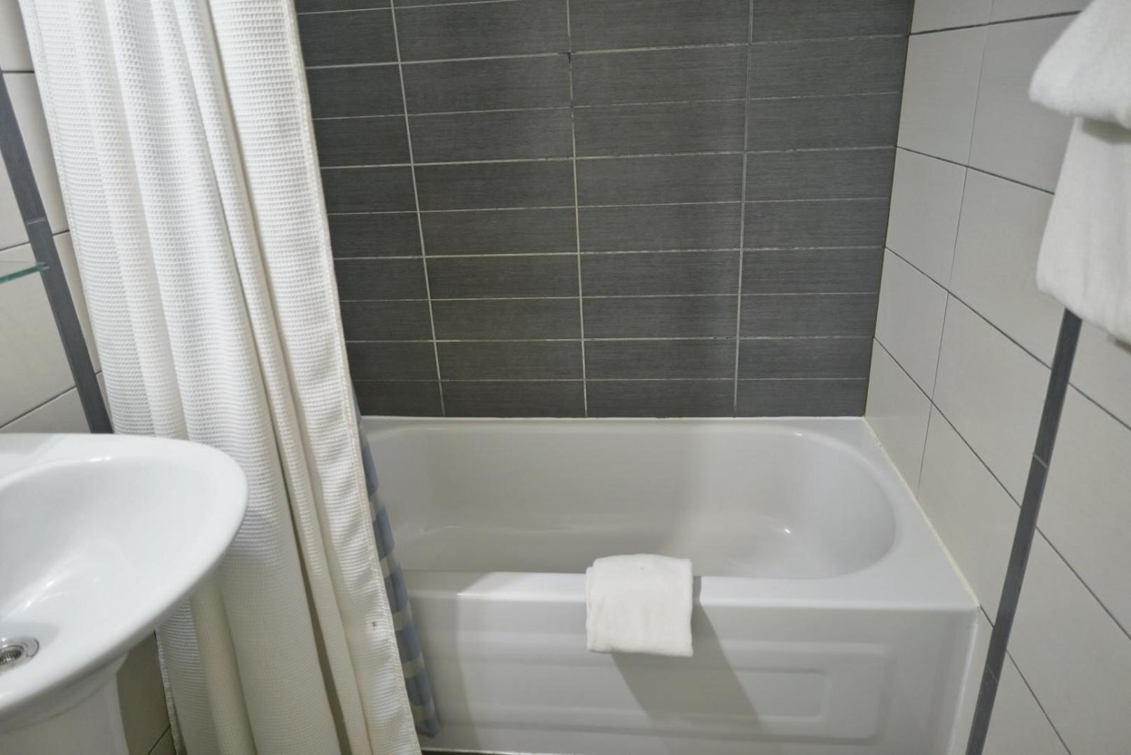 Le Mirage 3*